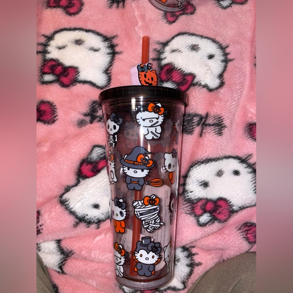 ( SOLD ) Hello kitty halloween tumbler